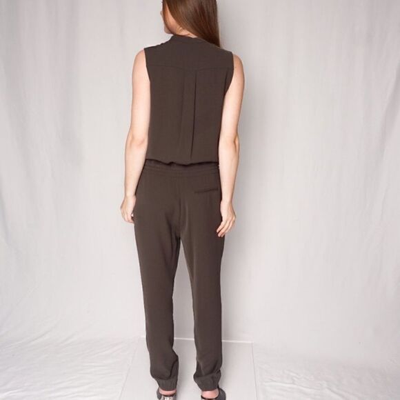 Vince Grey Jumpsuit Sleeveless Button Front Slim Leg Size 8 - Picture 6 of 15